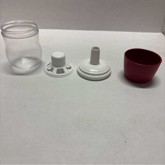 Tupperware Tabletop Dispenser Container Shaker Oil Dressing Allegra Red & White - Picture 3 of 3